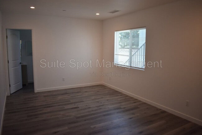815 Lees Ave