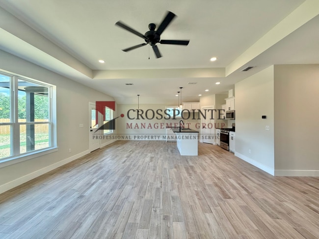 Photo - Beautiful 3 Bedroom 2 Bathroom Home!