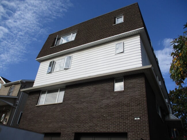 Building Photo - 88 Feronia Way Unit 1A