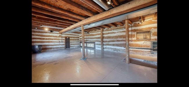 Building Photo - 17303 Rockfield Rd