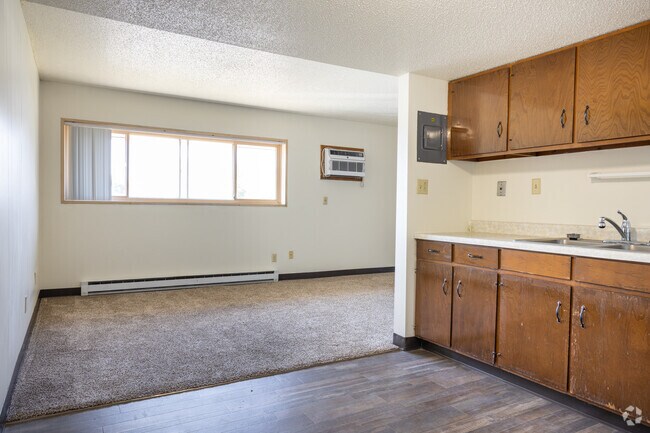 Studio - 400SF Dining Room