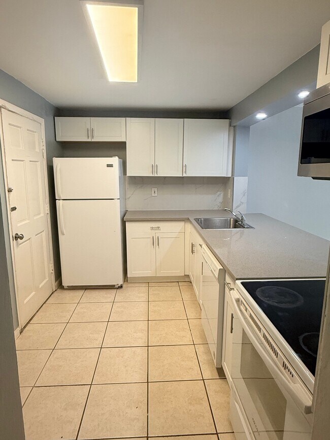 9611 SW 77th Ave Unit 00