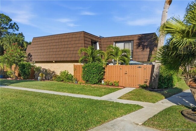 Building Photo - 5982 SE Riverboat Dr