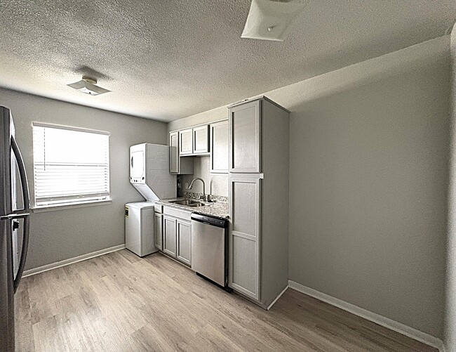 Photo - 305 Northern Dove Ln