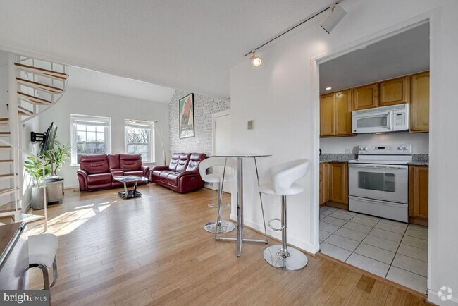 Building Photo - 2950 S Columbus St Unit C2 Rental