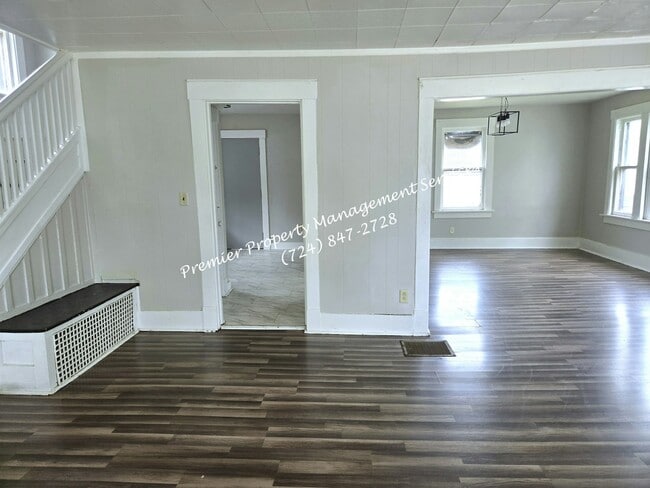 Photo - 201 Mills Way