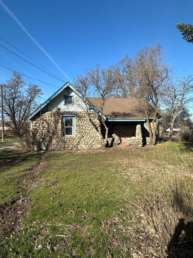 Quaint home with unique charm! - Quaint home with unique charm!
