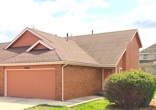 Building Photo - Great 3 Bed 2 Bath 2 Car Garage Split Level Duplex- Pets ok!