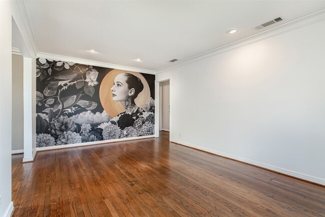 Photo - 8642 Daytonia Ave