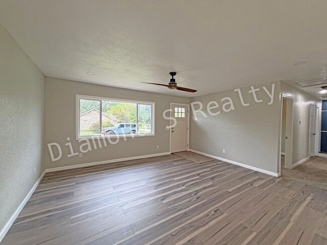 Photo - Completely Remodeled 4 Bedroom Home in Nixa!