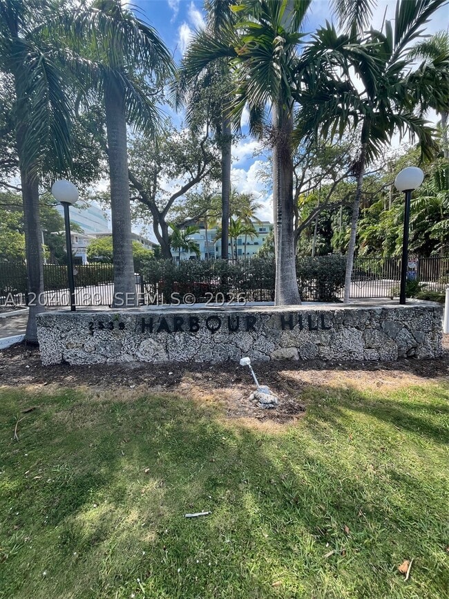 Photo - 2539 S Bayshore Dr Unit 320A
