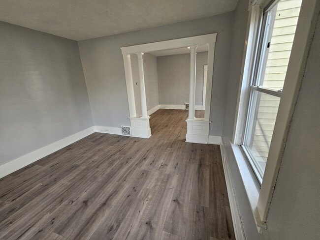 Photo - 1850 E 32nd St