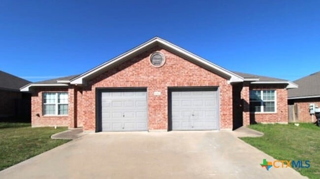 Building Photo - 4102 Janelle Dr Rental