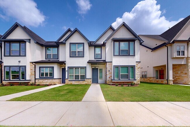 Photo - 4 Bed 3 Bath Luxurious Townhome in Frisco!
