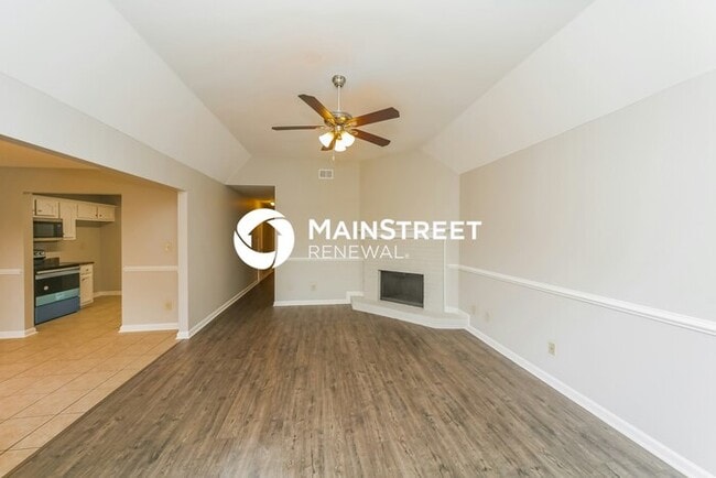 Photo - 3 Bedroom Pet-Friendly Home in Southaven, MS with Main Street Renewal