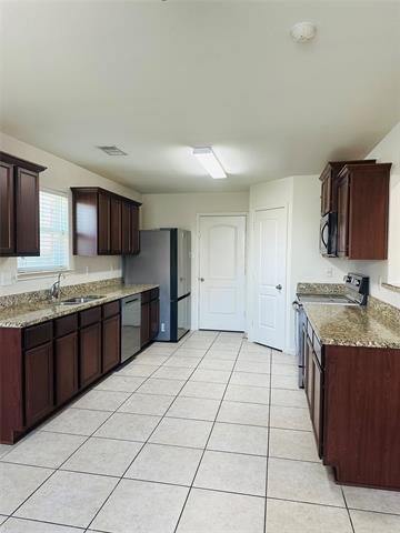 Photo - 1314 Tamarack Dr