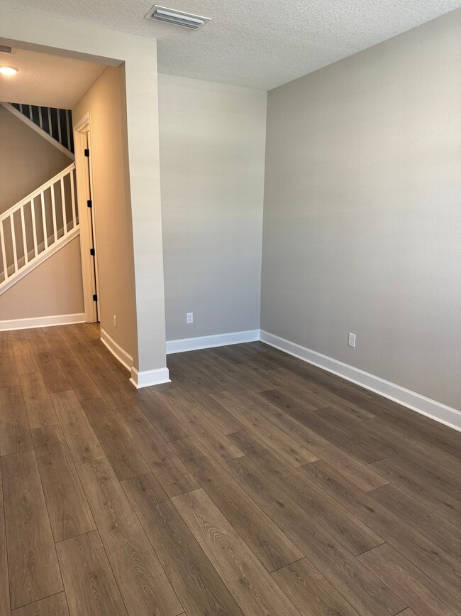 Photo - 3528 Cunningham Rd