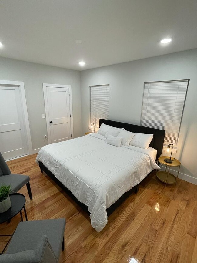 Photo - 183 Gates Ave Unit 1