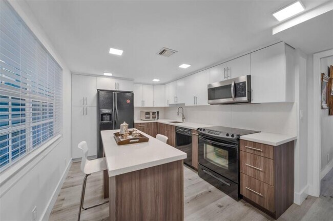 Photo - 903 Cypress Grove Dr Unidad 105 Rental