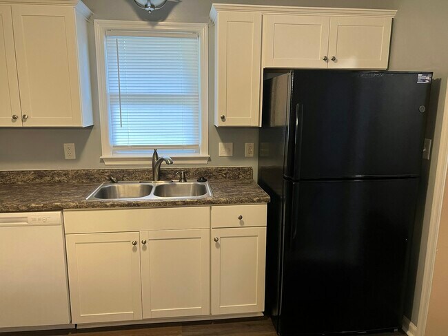 Photo - 1526 Fort Bragg Rd