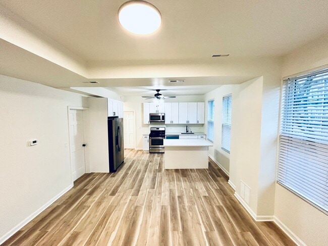 Building Photo - 3227 S May St Unit 2R