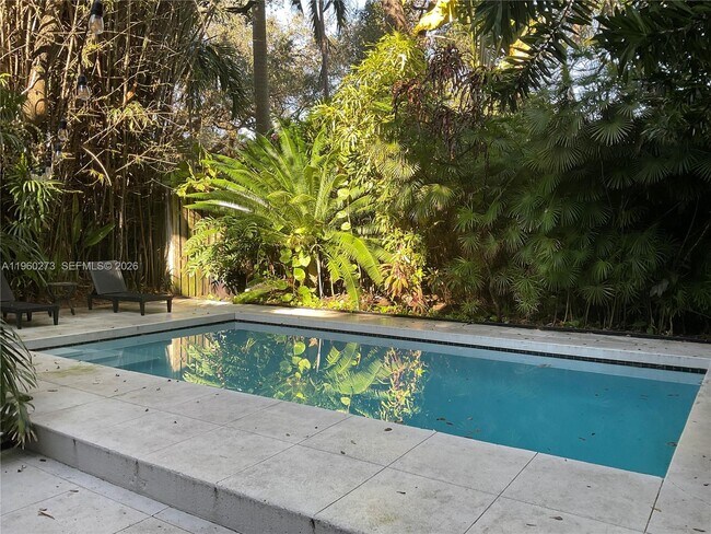 Photo - 2485 Inagua Ave