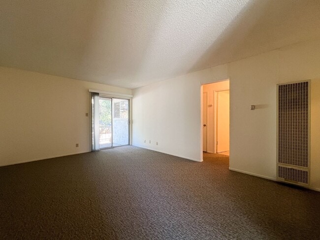 Photo - 1201-1213 Eggleston St. Unidad # 1207