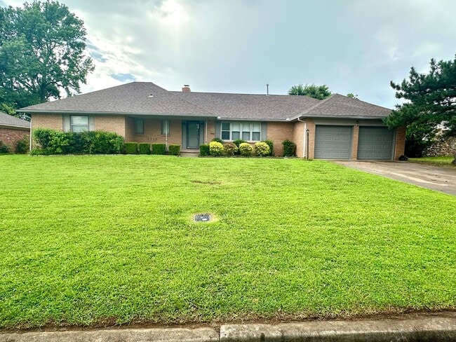 Building Photo - Beautiful move in ready 2 Bed 2.5 Bath 2 C... Rental