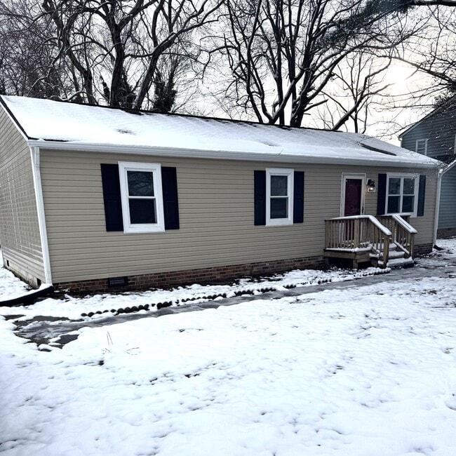 Building Photo - 6217 Meadwood Cir