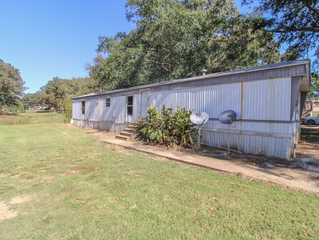 Photo - Beautifully Updated 3BR/2BA Trailer in Mus...
