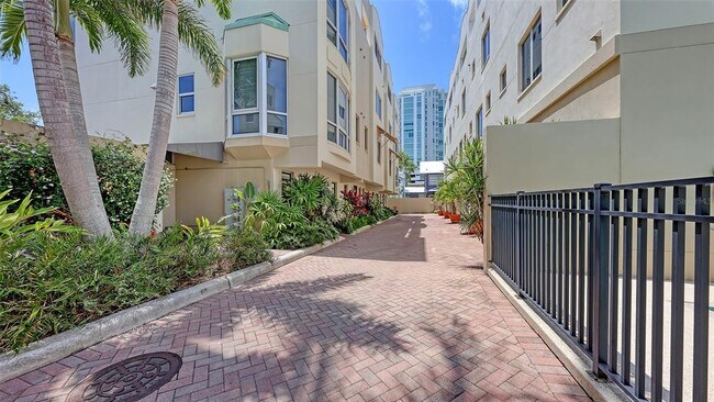 235 Cocoanut Ave