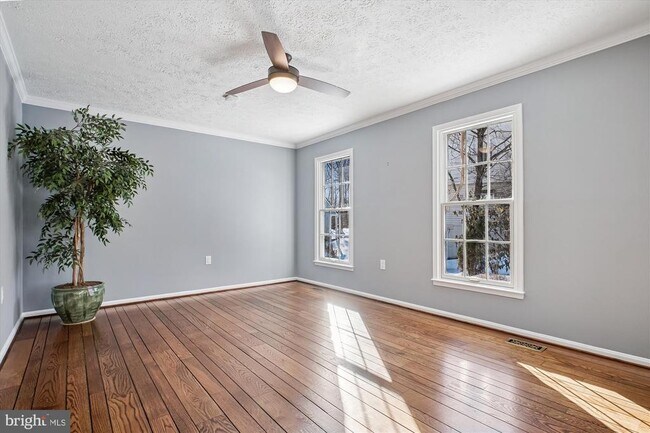 Photo - 4623 University Dr