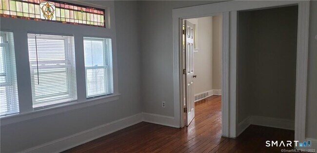 Building Photo - 111 Smith St Unit 1st