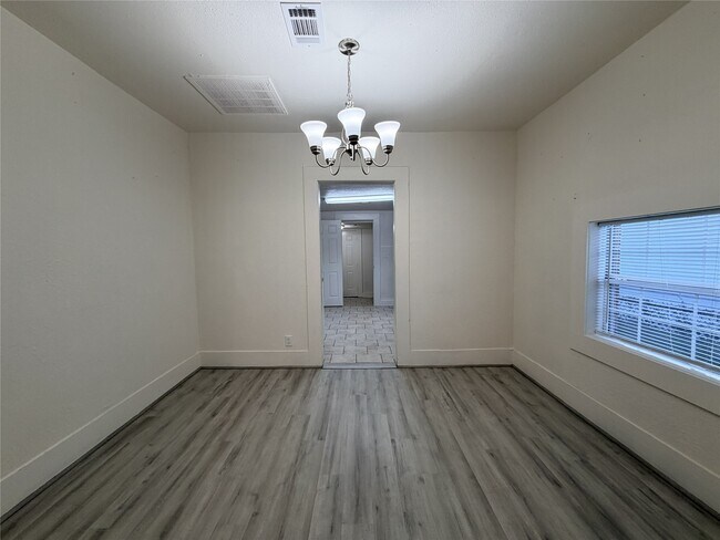 Photo - 3014 Rosalie St