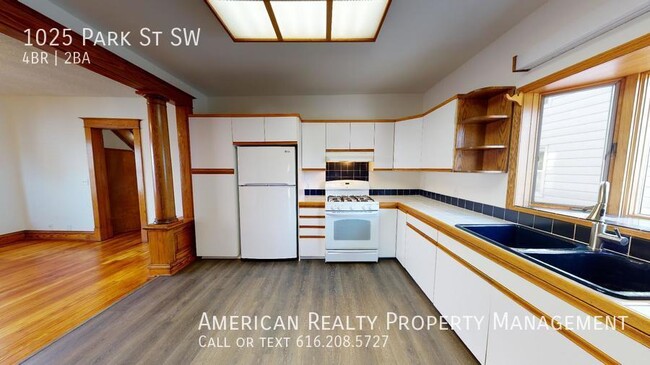 Photo - 1025 Park St SW