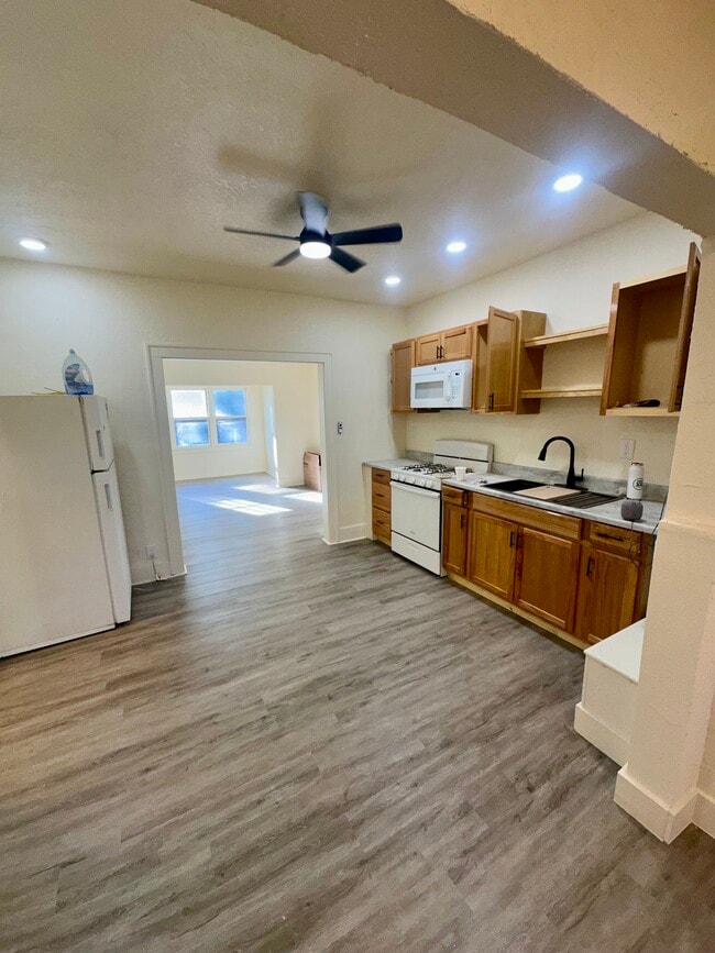 Photo - 1504 Philo Rd