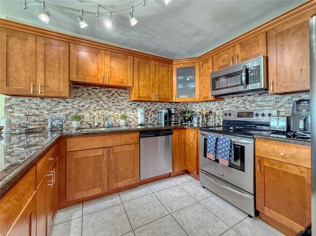 Photo - 5701 Collins Ave Unit 1508