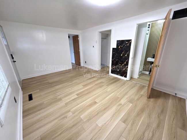 Photo - 822 W Main St