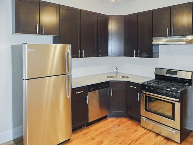 3637 N Paulina St Unit 2