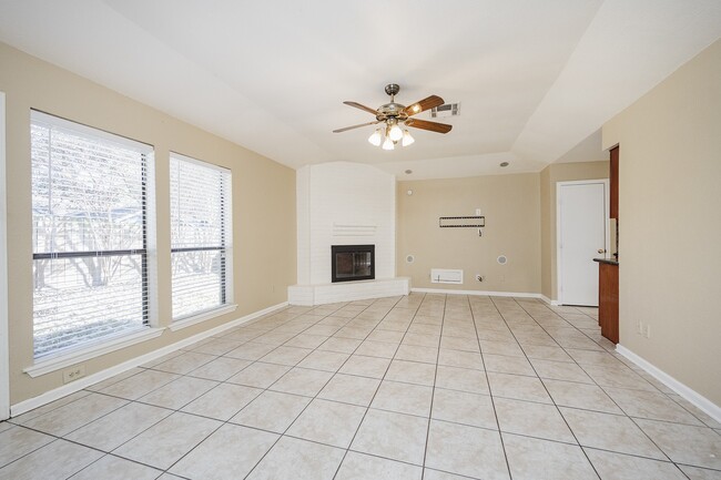 Photo - 7315 Foxside Ln