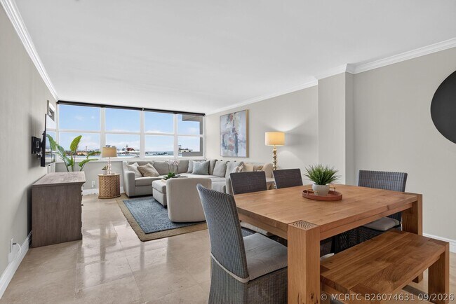 Photo - 800 SE 20th Ave Unit 811