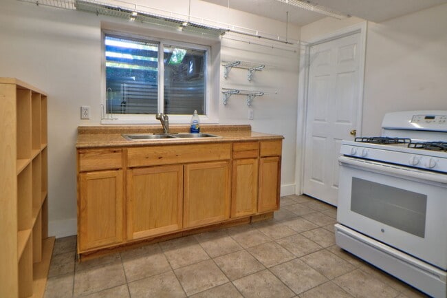 Photo - Basement Apartment Near Springville Canyon