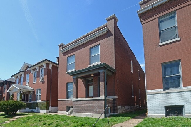 Photo - 3449 Iowa Ave Unit 3449-2F Iowa