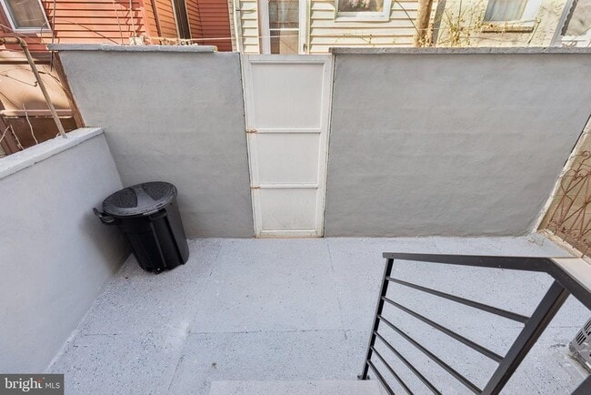 Photo - 2242 S Bonsall St