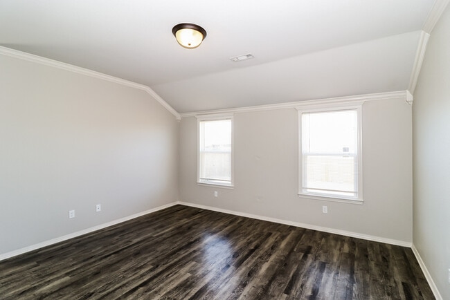 Photo - 5716 Cypress Ln