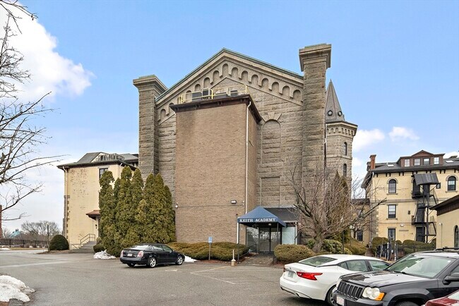 Photo - 201 Thorndike St Unit 205