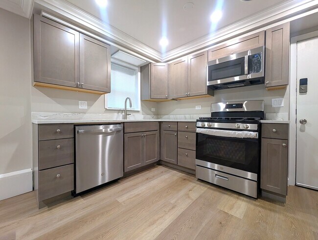 Photo - 300 S Austin Blvd