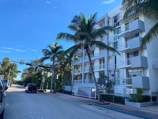Photo - 7832 Collins Ave Unidad 201