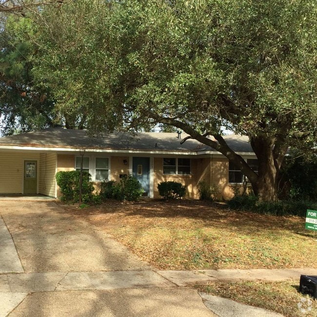 Building Photo - 1203 Caroline Dr Rental