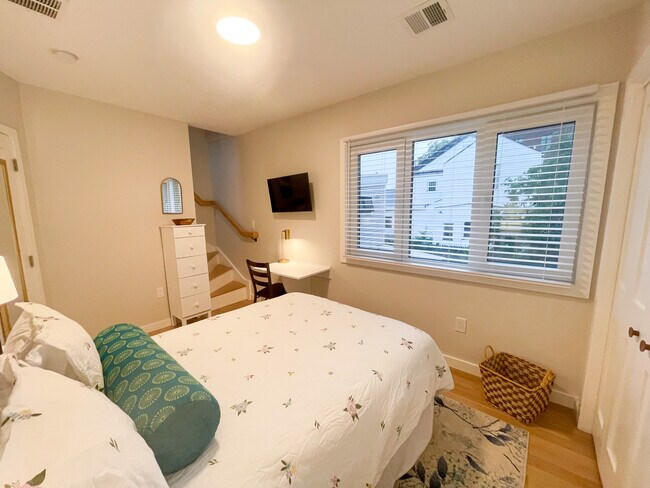 Photo - 75 Thorndike St Unit 2